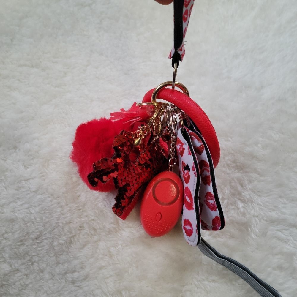Red Self-defense keychain set- kisses design